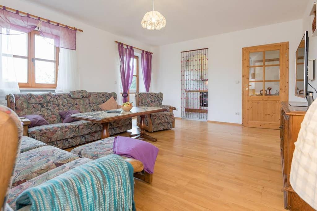 Ferienwohnung Bergmann Burgkirchen an der Alz Exterior foto