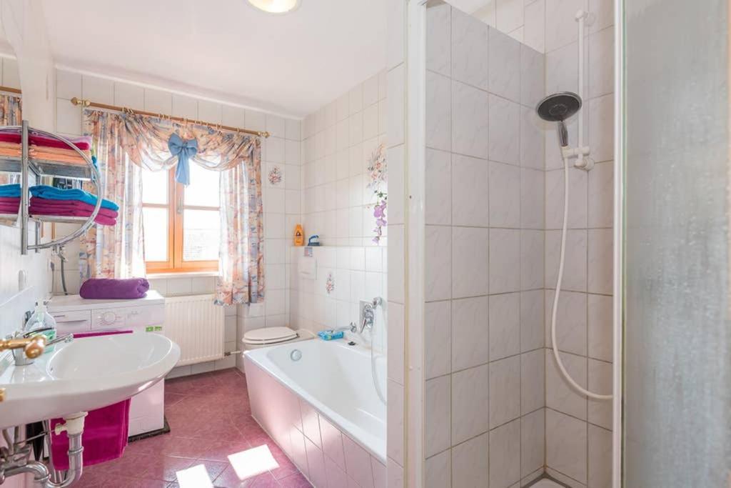 Ferienwohnung Bergmann Burgkirchen an der Alz Exterior foto