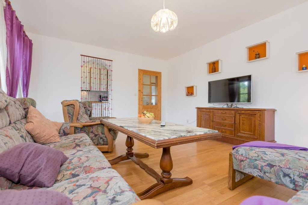 Ferienwohnung Bergmann Burgkirchen an der Alz Exterior foto