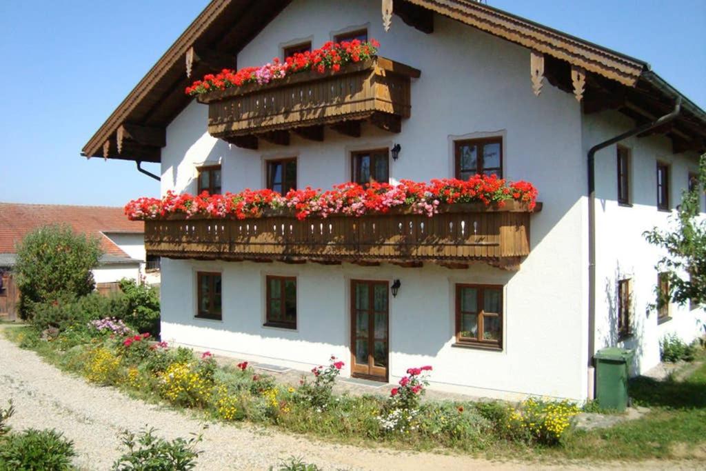 Ferienwohnung Bergmann Burgkirchen an der Alz Exterior foto